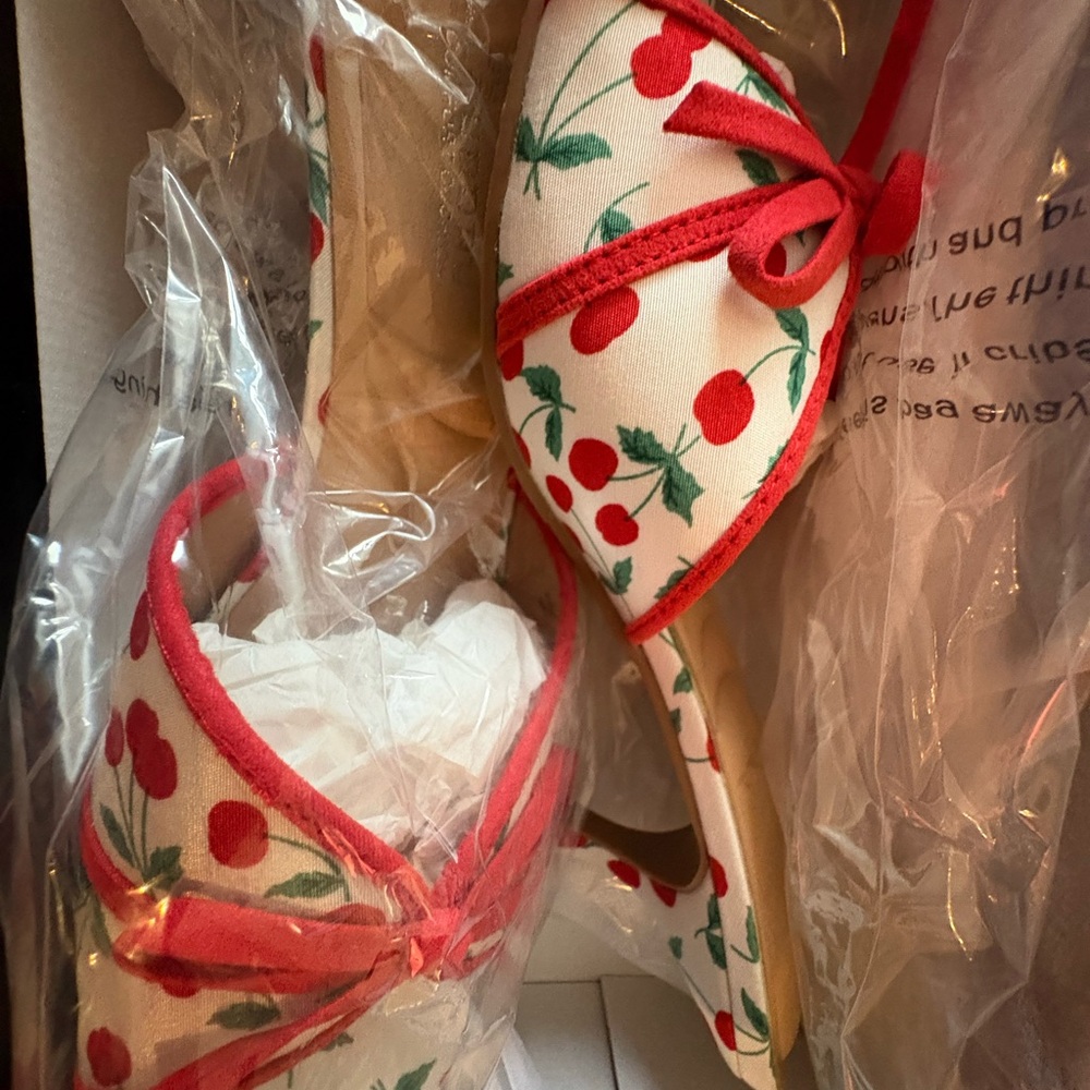 Chinese Laundry Cherry Print Heels - Picture 7 of 7